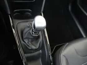 Peugeot 2008 (2019) thumbnail 21