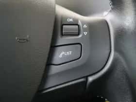 Peugeot 2008 (2019) thumbnail 23