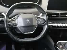 Peugeot 3008 (2019) thumbnail 5