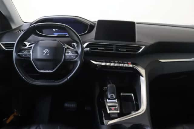 Peugeot 3008 (2018) thumbnail 5