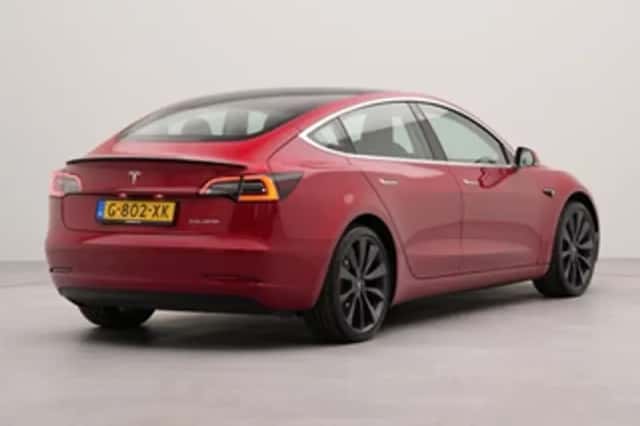Tesla Model 3 (2019) thumbnail 2
