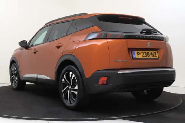 Peugeot e-2008 (2022) thumbnail 4