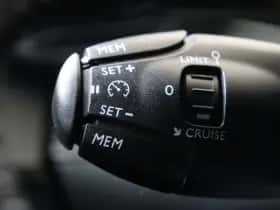 Peugeot 2008 (2020) thumbnail 24