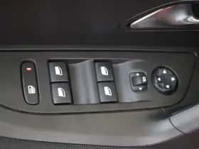 Peugeot 2008 (2020) thumbnail 30