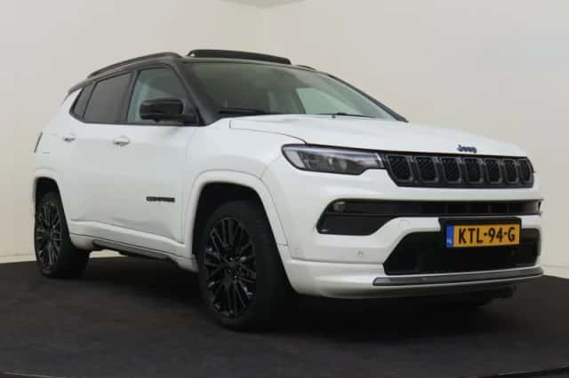 Jeep Compass (2022) thumbnail 3