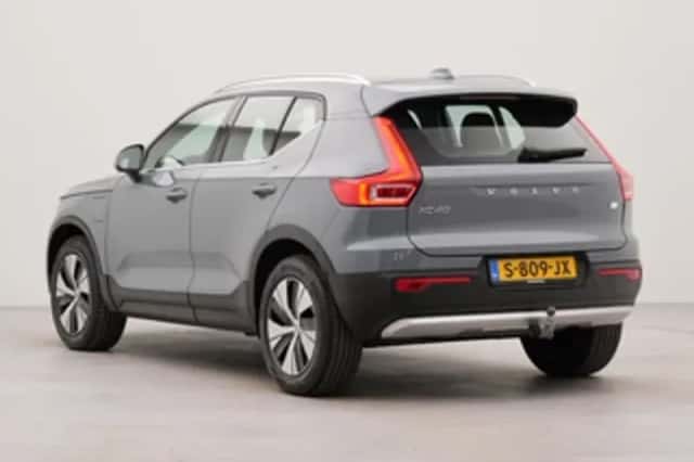 Volvo XC40 (2023) thumbnail 4
