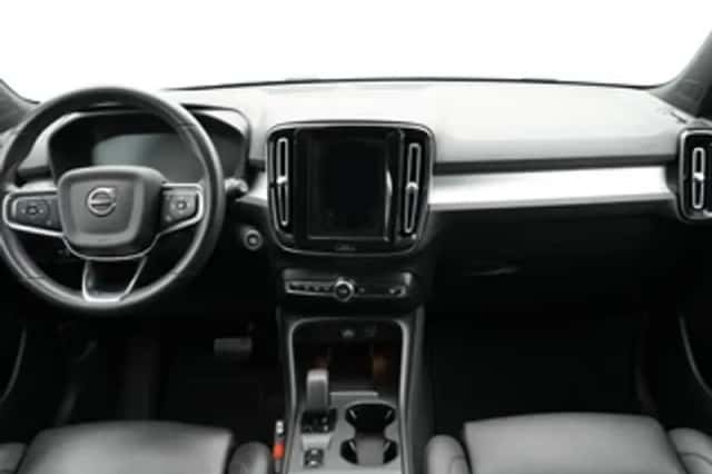 Volvo XC40 (2023) thumbnail 5