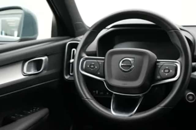 Volvo XC40 (2023) thumbnail 6