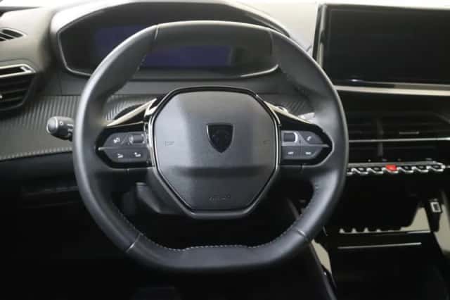 Peugeot e-2008 (2024) thumbnail 6