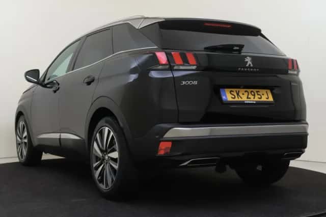 Peugeot 3008 (2018) thumbnail 4