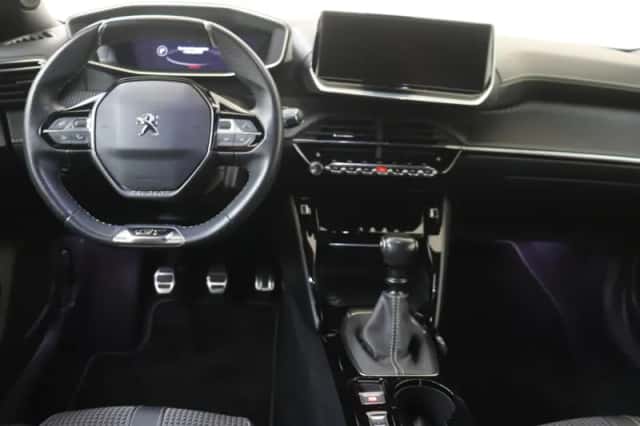 Peugeot 2008 (2021) thumbnail 5