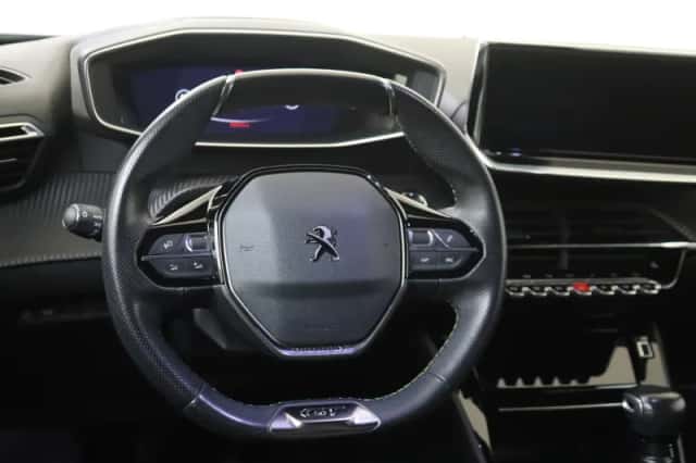 Peugeot 2008 (2021) thumbnail 6