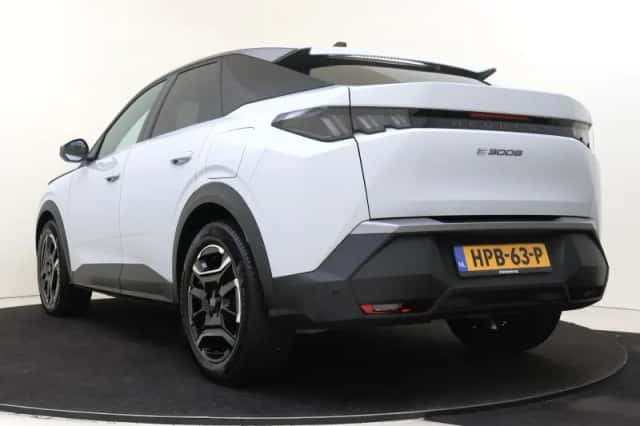 Peugeot e-3008 (2025) thumbnail 4
