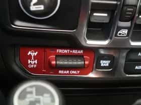 Jeep Wrangler (2024) thumbnail 26