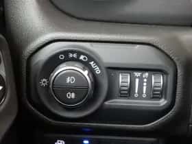 Jeep Wrangler (2024) thumbnail 30