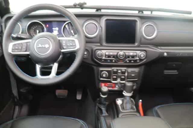 Jeep Wrangler (2024) thumbnail 5