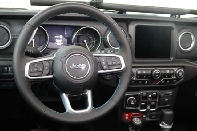 Jeep Wrangler (2024) thumbnail 6