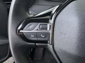 Peugeot 208 (2021) thumbnail 22