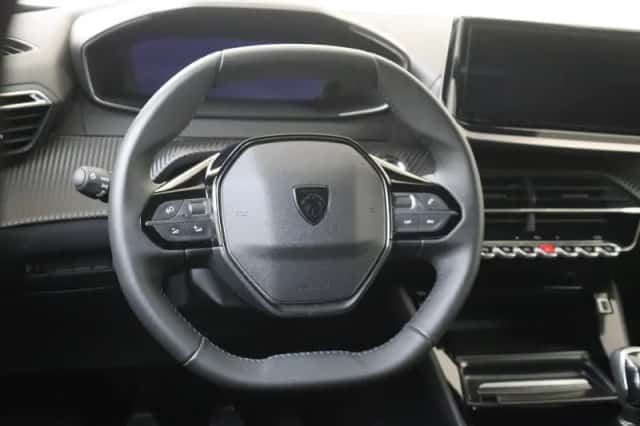 Peugeot 2008 (2025) thumbnail 6