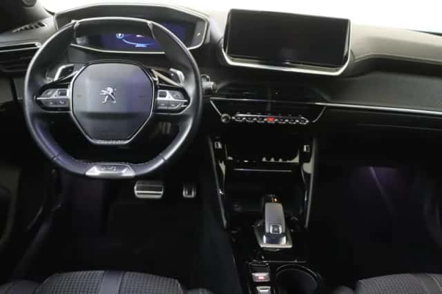 Peugeot 2008 (2021) thumbnail 5