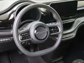 Fiat 500 (2023) thumbnail 6