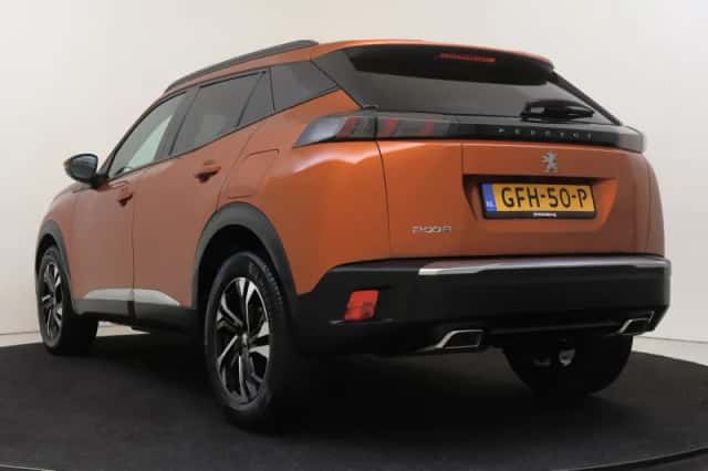 Peugeot 2008 (2020) thumbnail 4
