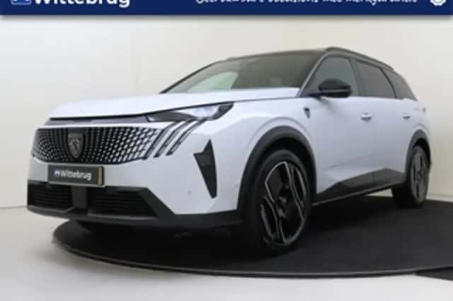 Peugeot 5008 (2025) thumbnail 1
