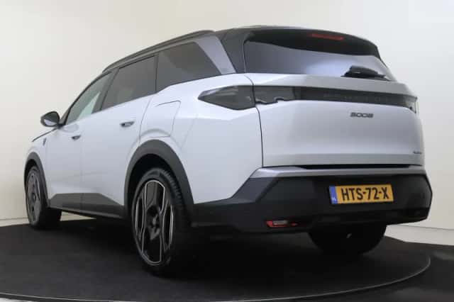 Peugeot 5008 (2025) thumbnail 4