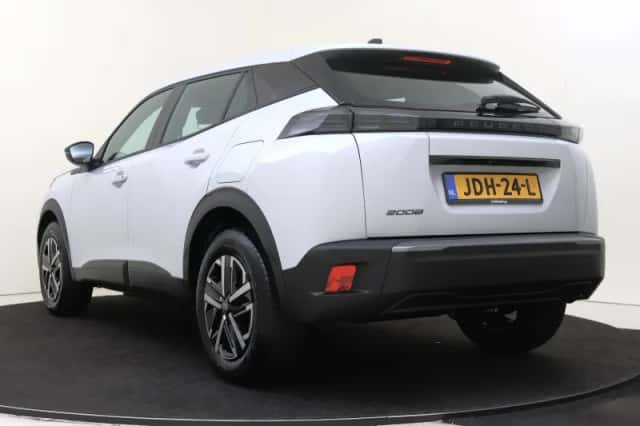 Peugeot 2008 (2025) thumbnail 4