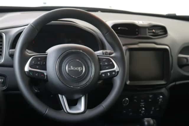 Jeep Renegade (2023) thumbnail 4