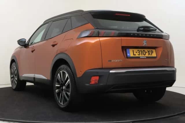 Peugeot e-2008 (2021) thumbnail 4