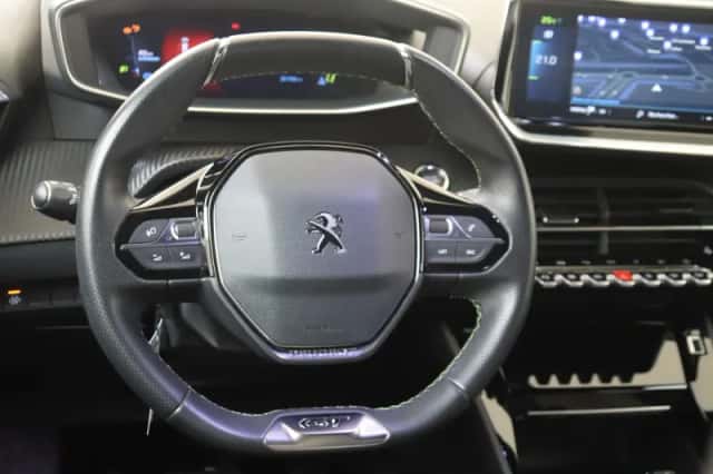 Peugeot e-2008 (2021) thumbnail 6