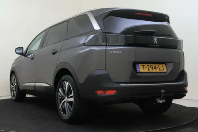 Peugeot 5008 (2022) thumbnail 4