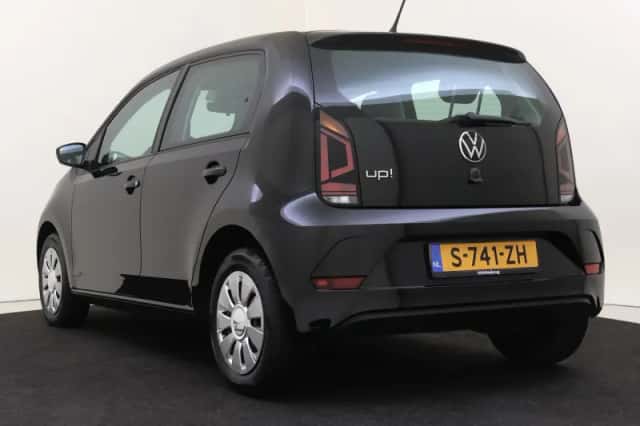 Volkswagen Up! (2023) thumbnail 4