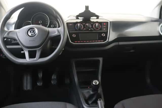 Volkswagen Up! (2023) thumbnail 5