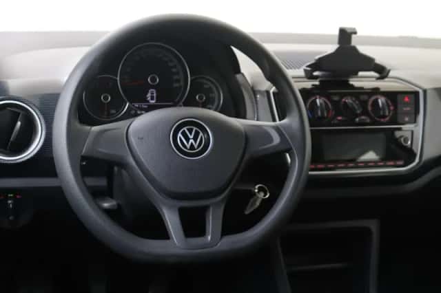 Volkswagen Up! (2023) thumbnail 6