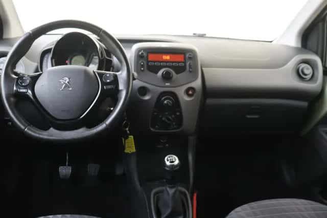 Peugeot 108 (2021) thumbnail 5