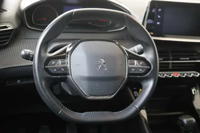 Peugeot 2008 (2020) thumbnail 6
