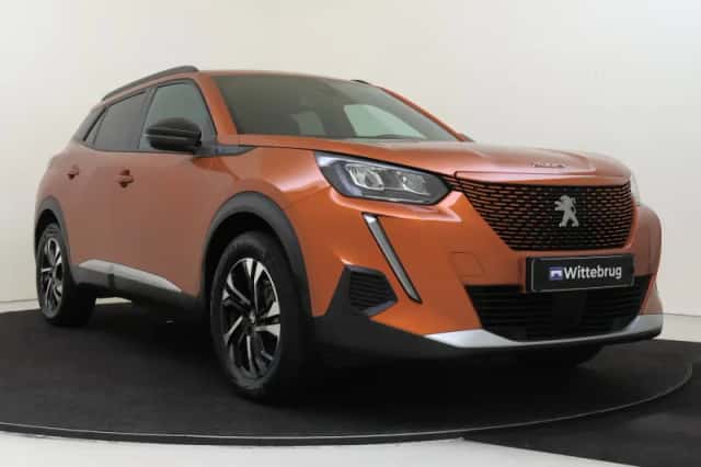 Peugeot e-2008 (2023) thumbnail 3