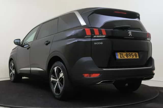 Peugeot 5008 (2019) thumbnail 4