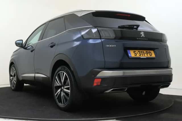 Peugeot 3008 (2023) thumbnail 4