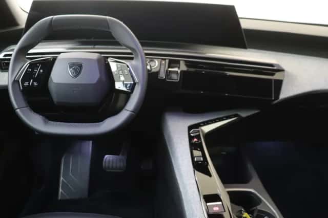 Peugeot e-3008 (2025) thumbnail 5