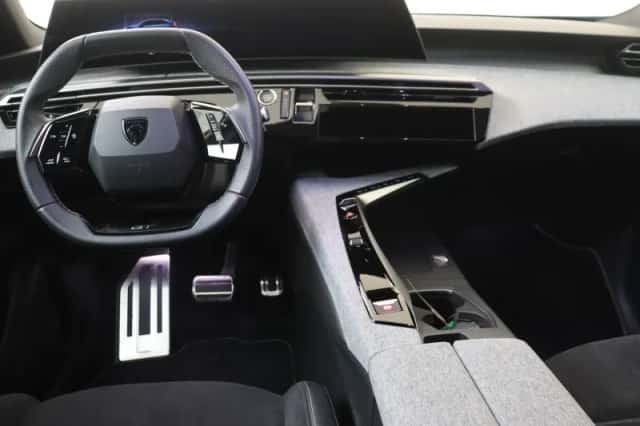 Peugeot e-3008 (2025) thumbnail 5