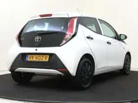 Toyota Aygo (2017) thumbnail 11