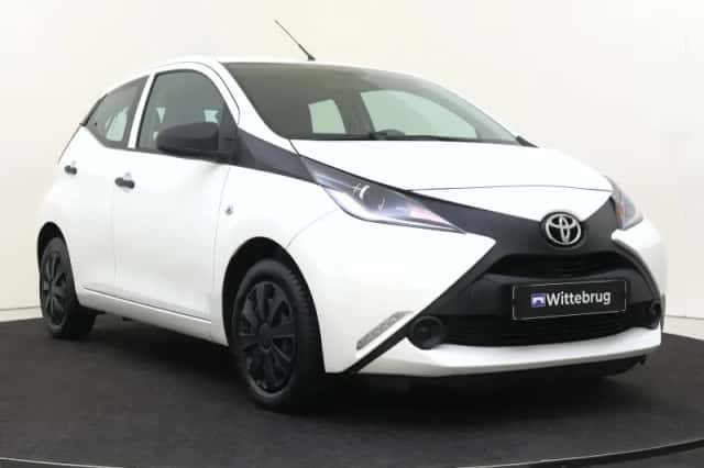 Toyota Aygo (2017) thumbnail 3