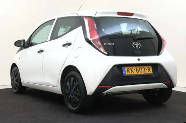 Toyota Aygo (2017) thumbnail 4