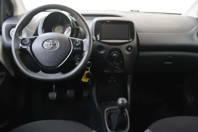 Toyota Aygo (2017) thumbnail 5