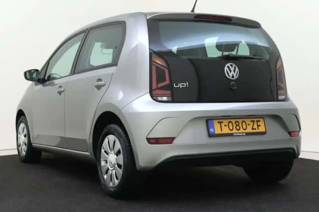 Volkswagen Up! (2023) thumbnail 4