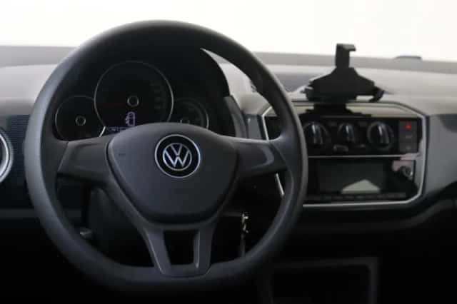 Volkswagen Up! (2023) thumbnail 6