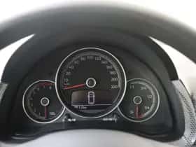 Volkswagen Up! (2023) thumbnail 7